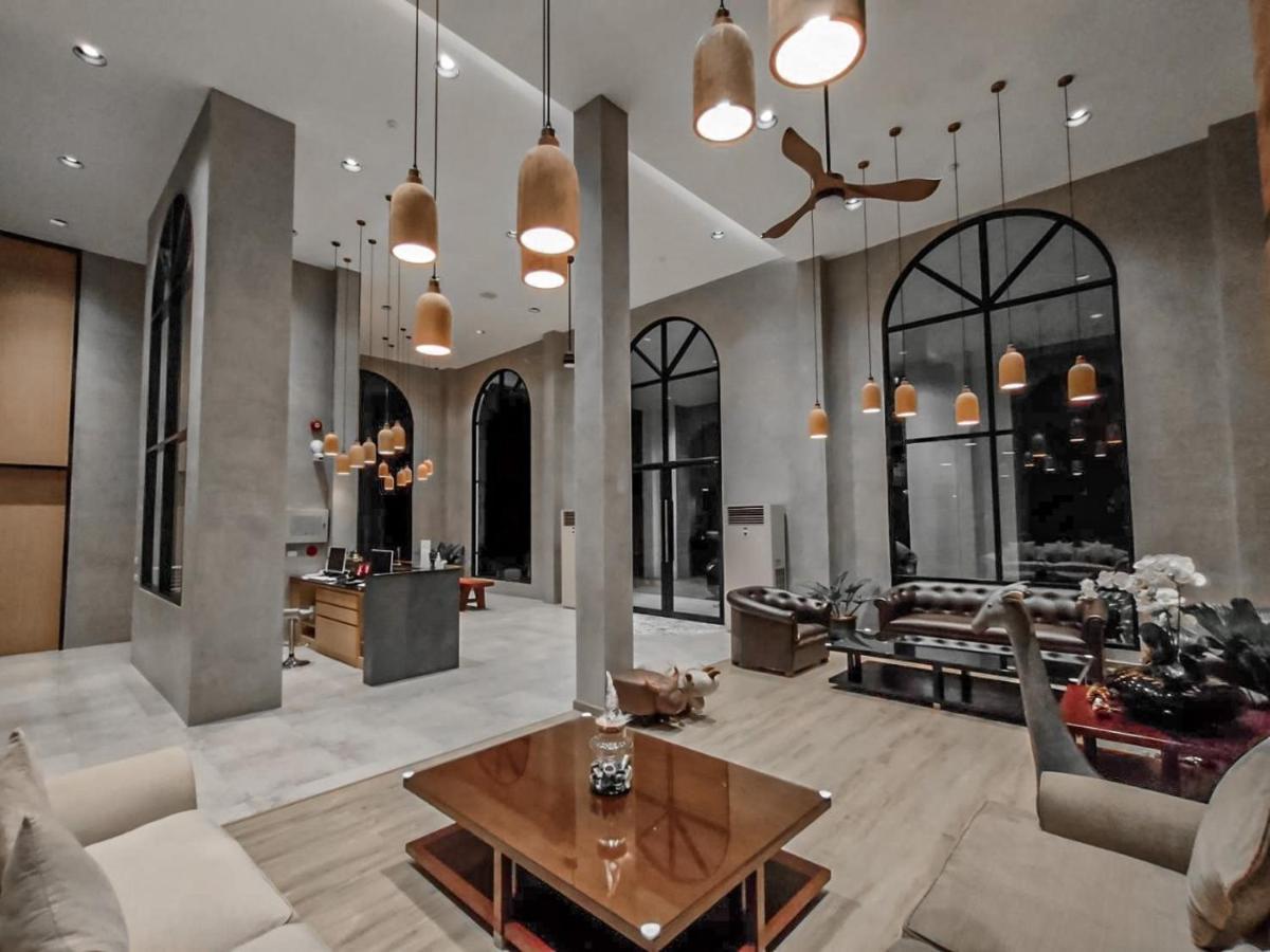 Le Lert Hotel Ratchaburi מראה חיצוני תמונה