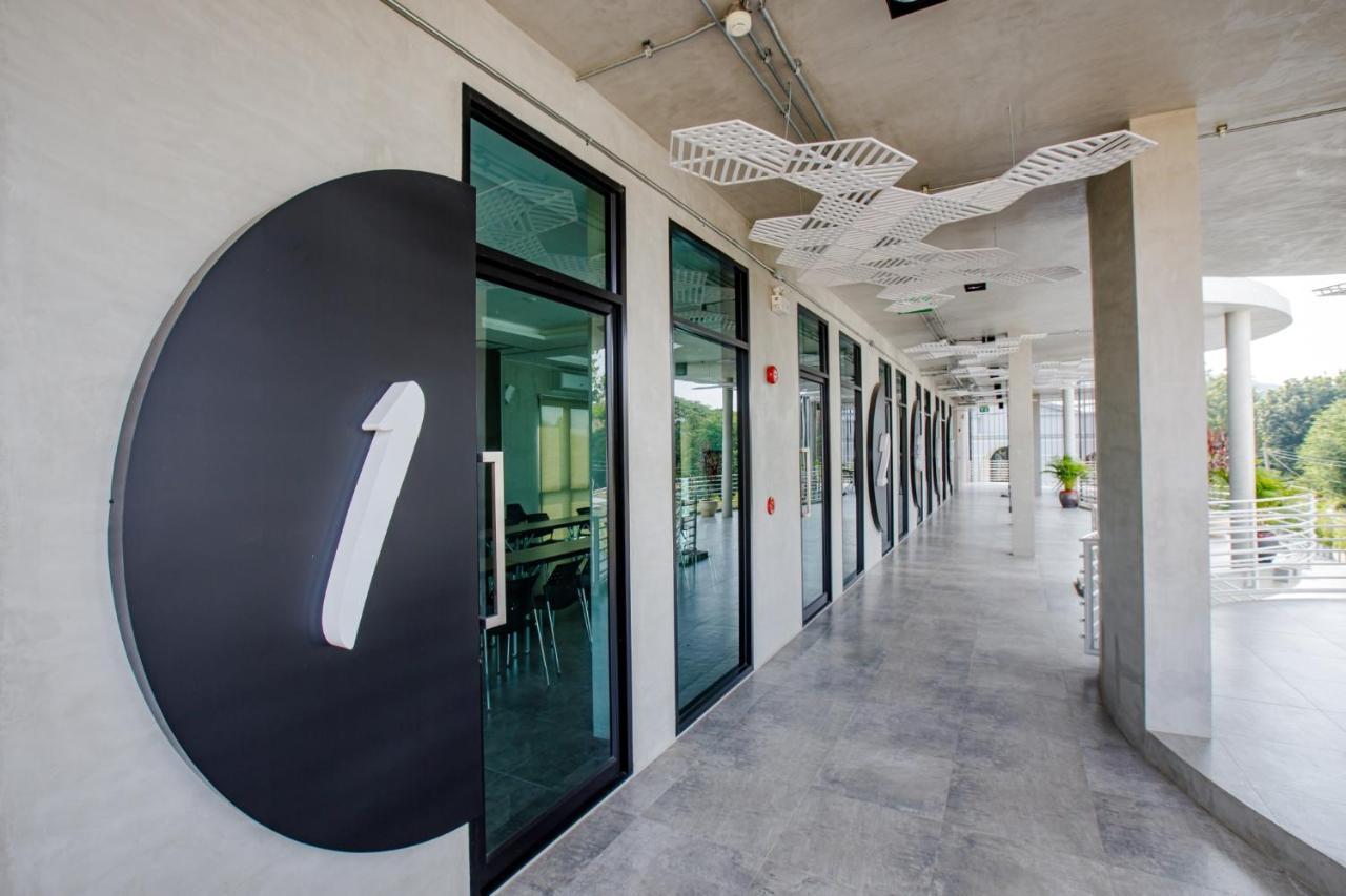 Le Lert Hotel Ratchaburi מראה חיצוני תמונה