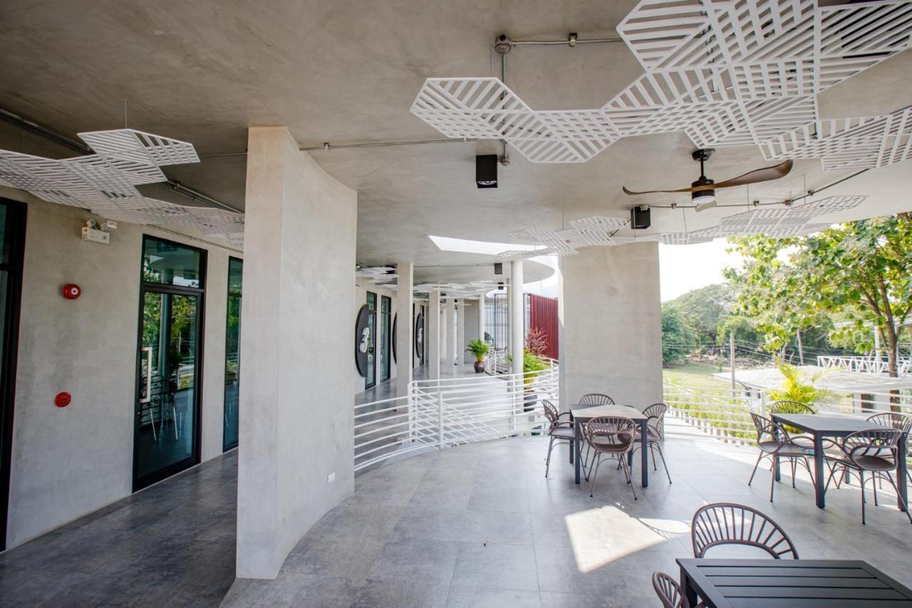 Le Lert Hotel Ratchaburi מראה חיצוני תמונה